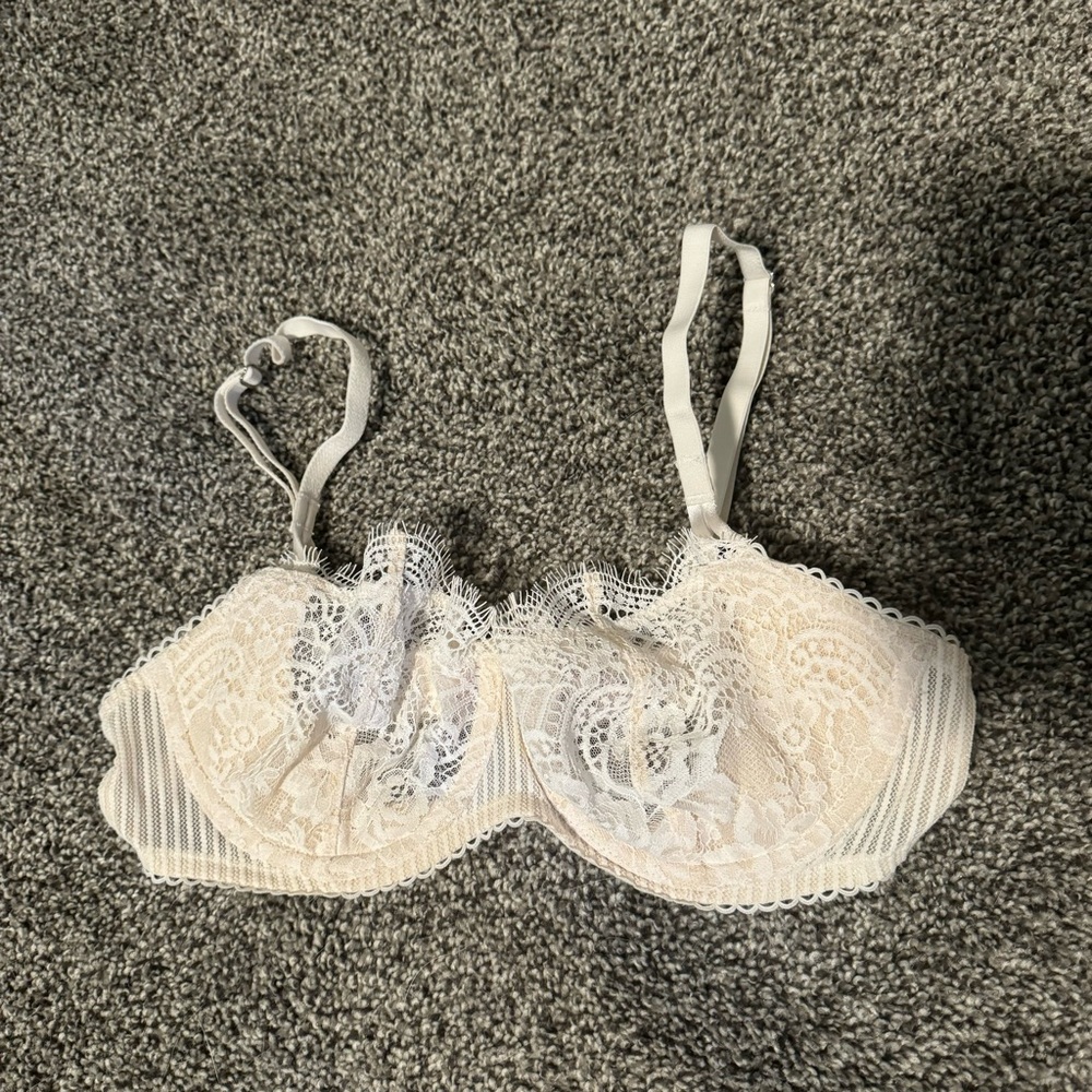 34C Victoria’s Secret Bra